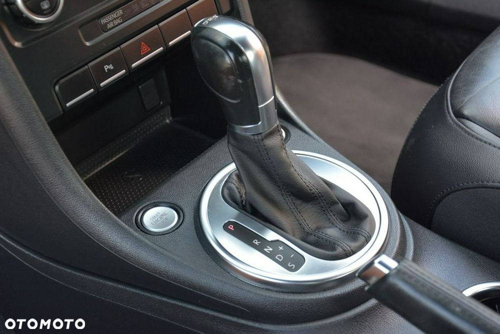 Volkswagen New Beetle - 32