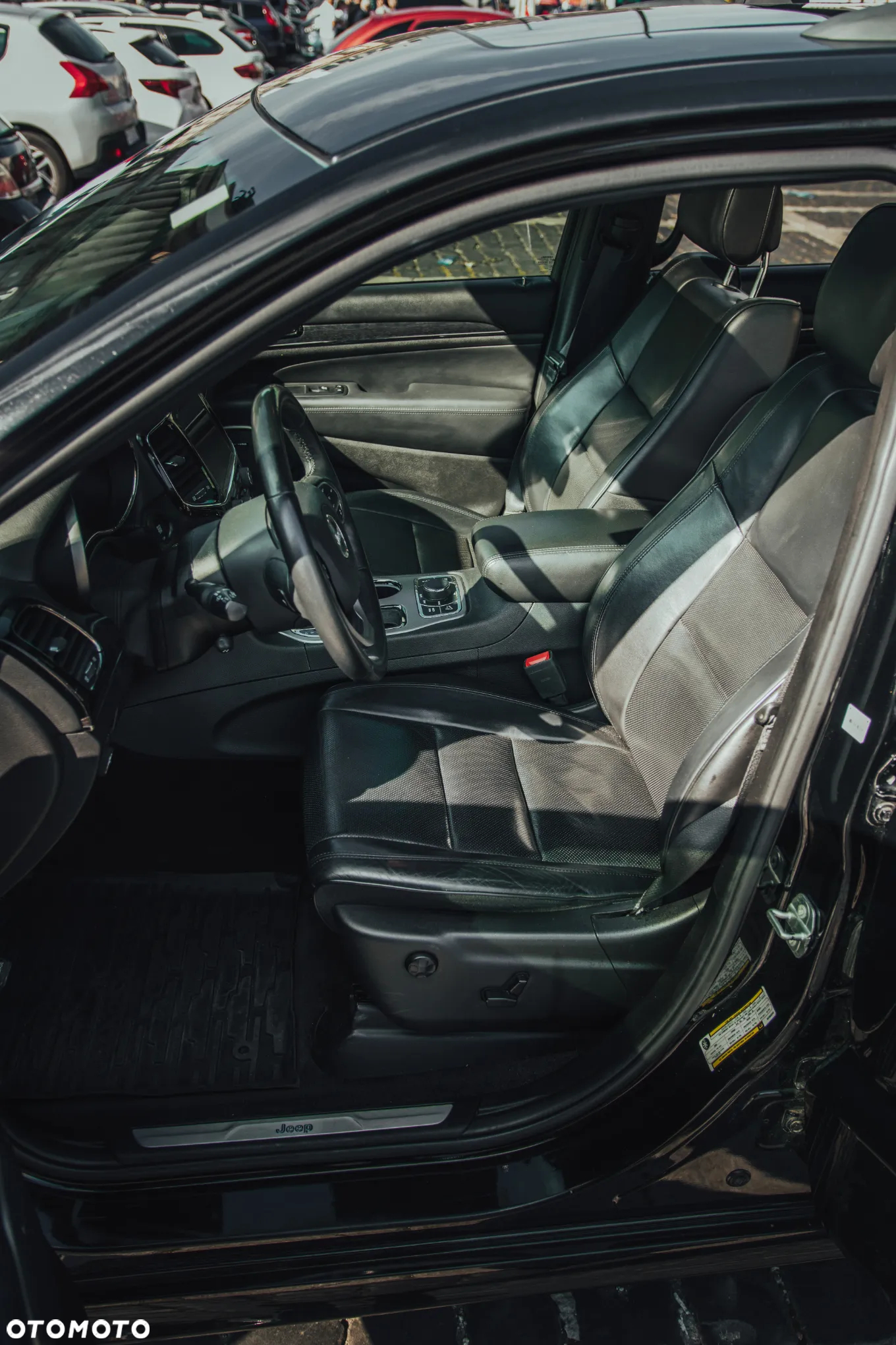 Jeep Grand Cherokee 5.7 V8 HEMI Overland - 14