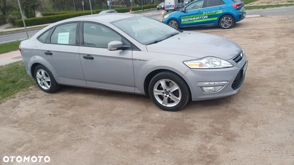 Ford Mondeo 2.0 Ambiente - 2