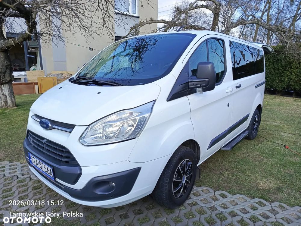 Ford Tourneo Custom - 1
