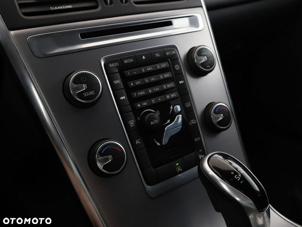 Volvo XC 60 D3 Drive-E Kinetic - 25