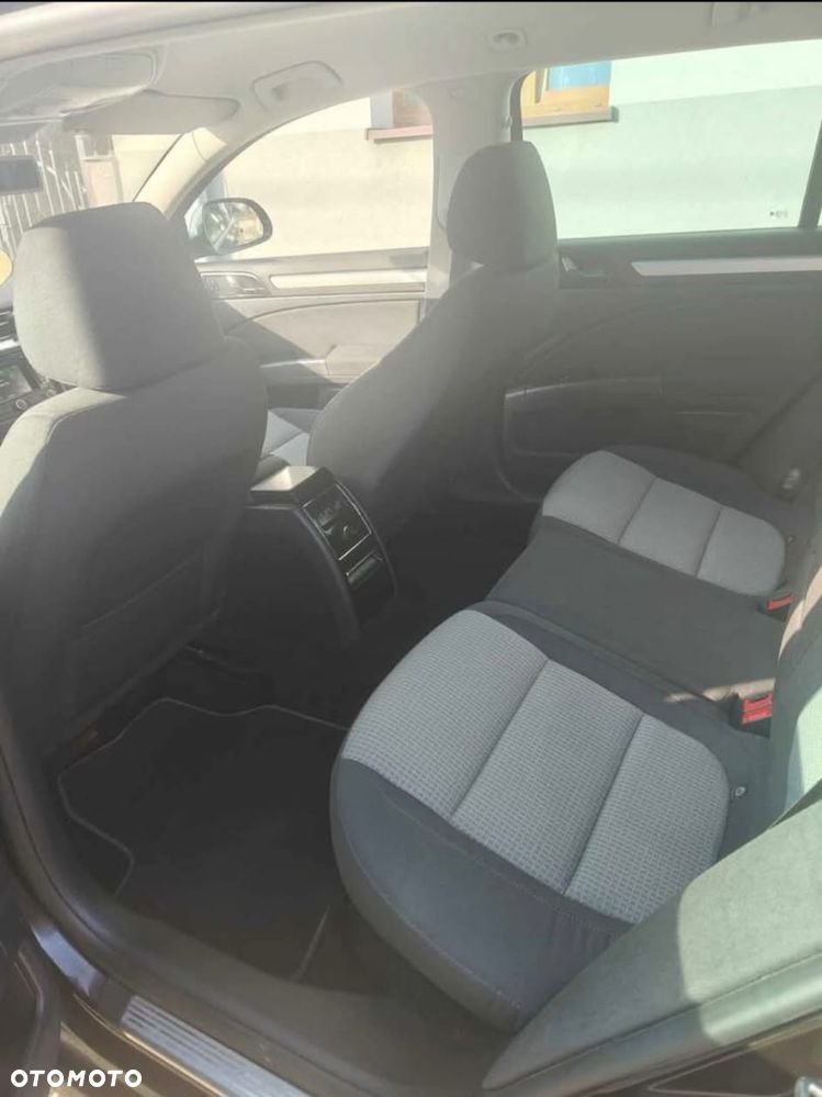Skoda Superb 2.0 TDI Ambition - 10
