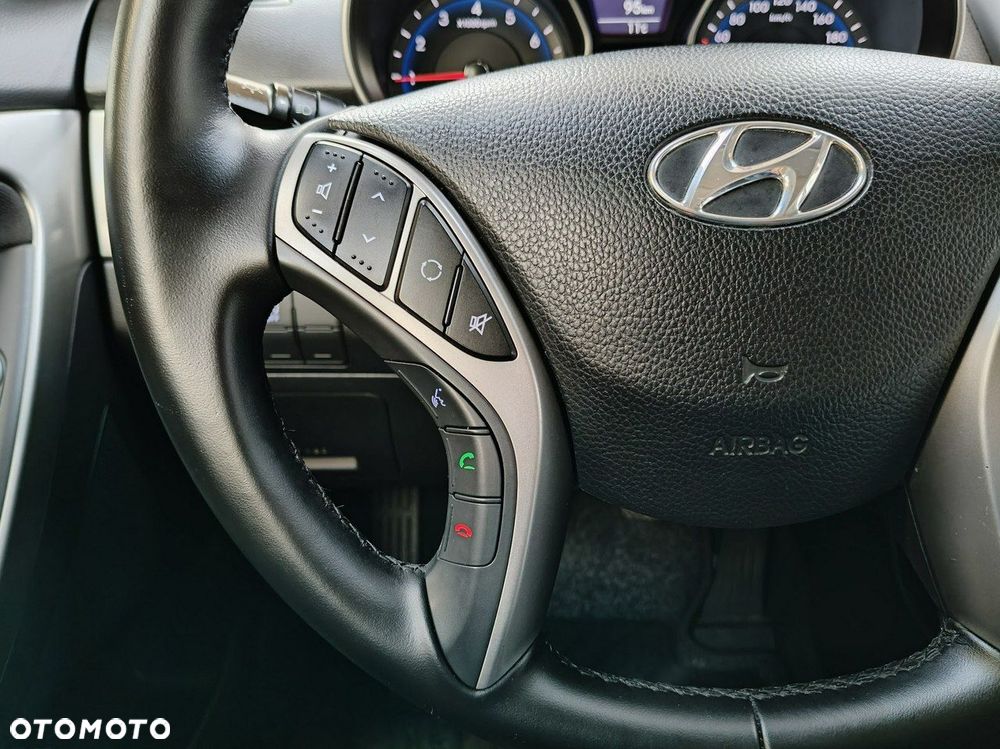 Hyundai i30 blue Kombi 1.4 Passion - 16