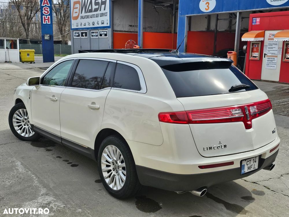 Lincoln MKT - 3