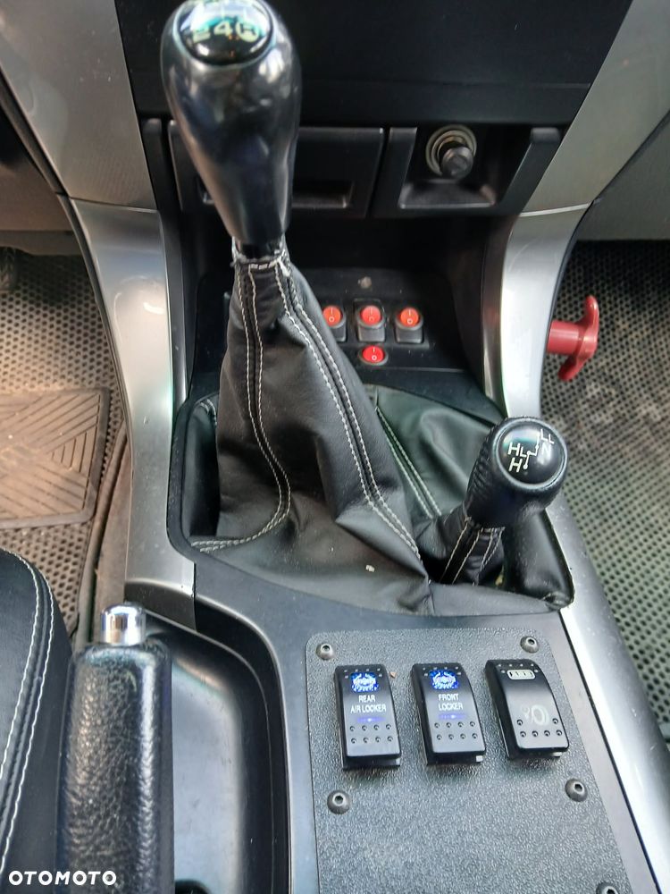 Toyota Land Cruiser - 6