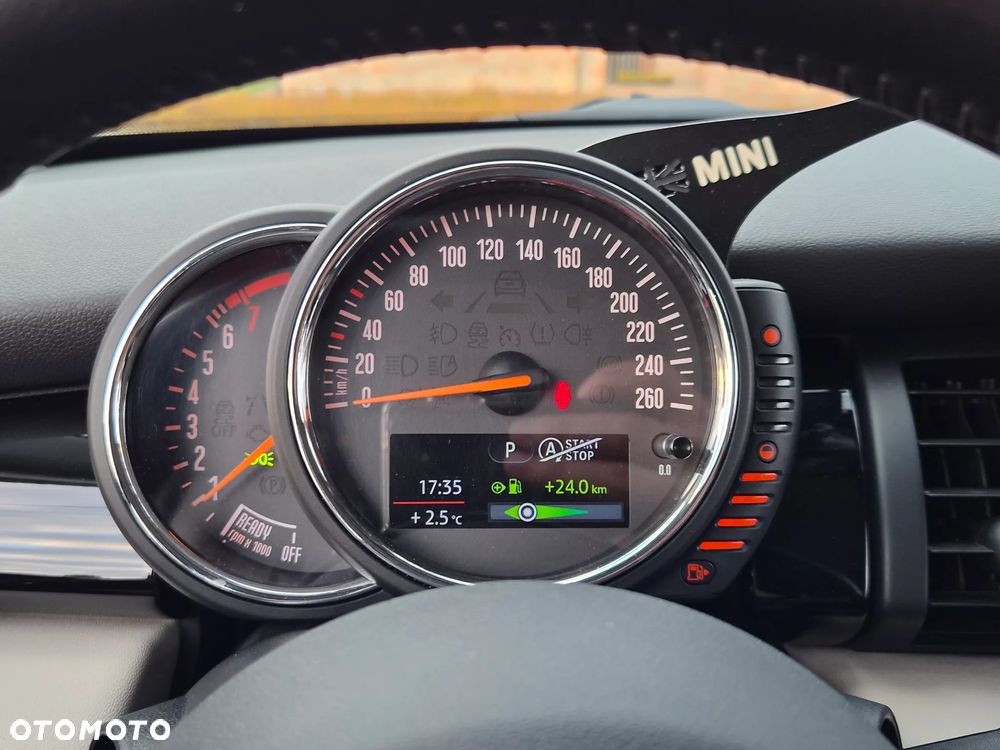 MINI Cooper Seven Chili - 22