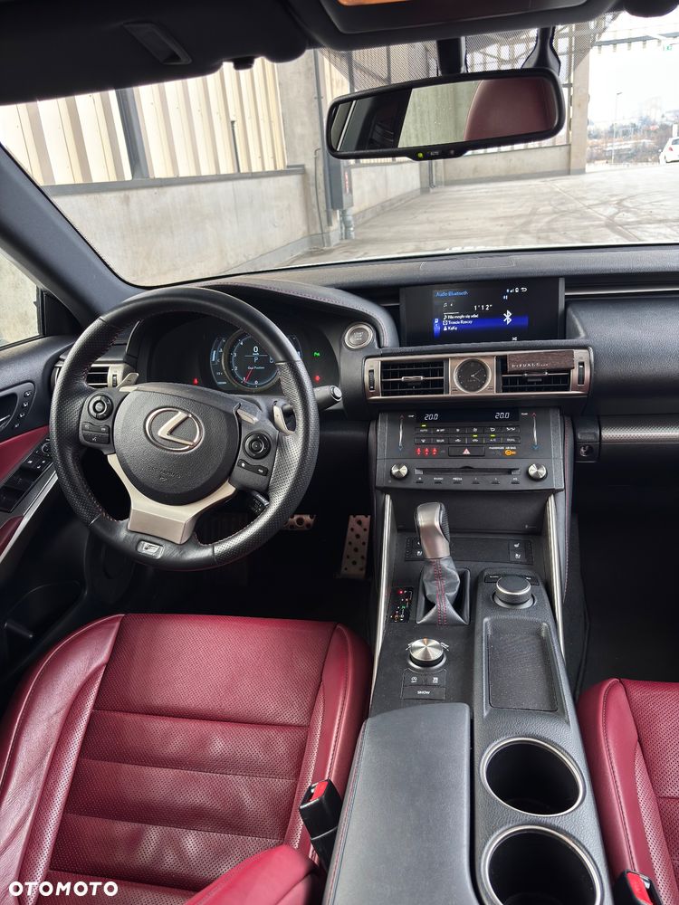 Lexus IS 200t F Sport - 12