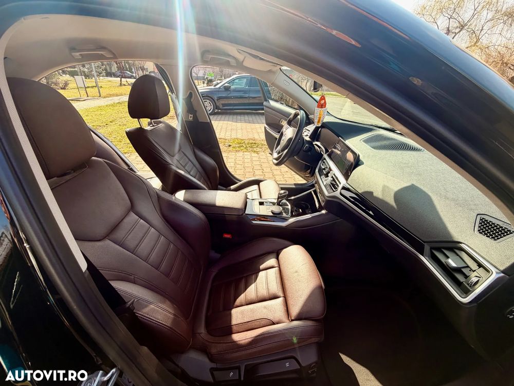 BMW Seria 3 330e Aut. Sport Line - 12