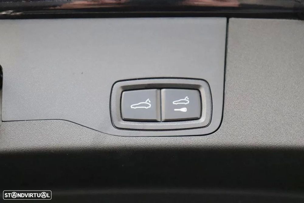 Porsche Taycan Sport Turismo Turbo - 12