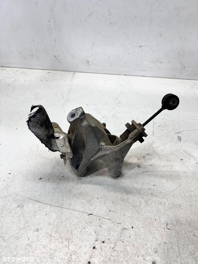ŁAPA SILNIKA LEWA AUDI Q7 4M A4 B9 A5 4M0199307AF 4M0199869AL - 1
