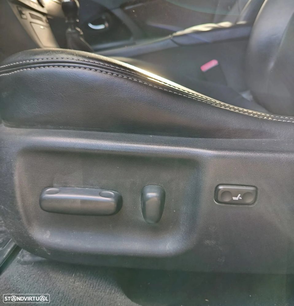 Toyota Avensis SW 2.0 D-4D Exclusive +Pele+GPS - 13