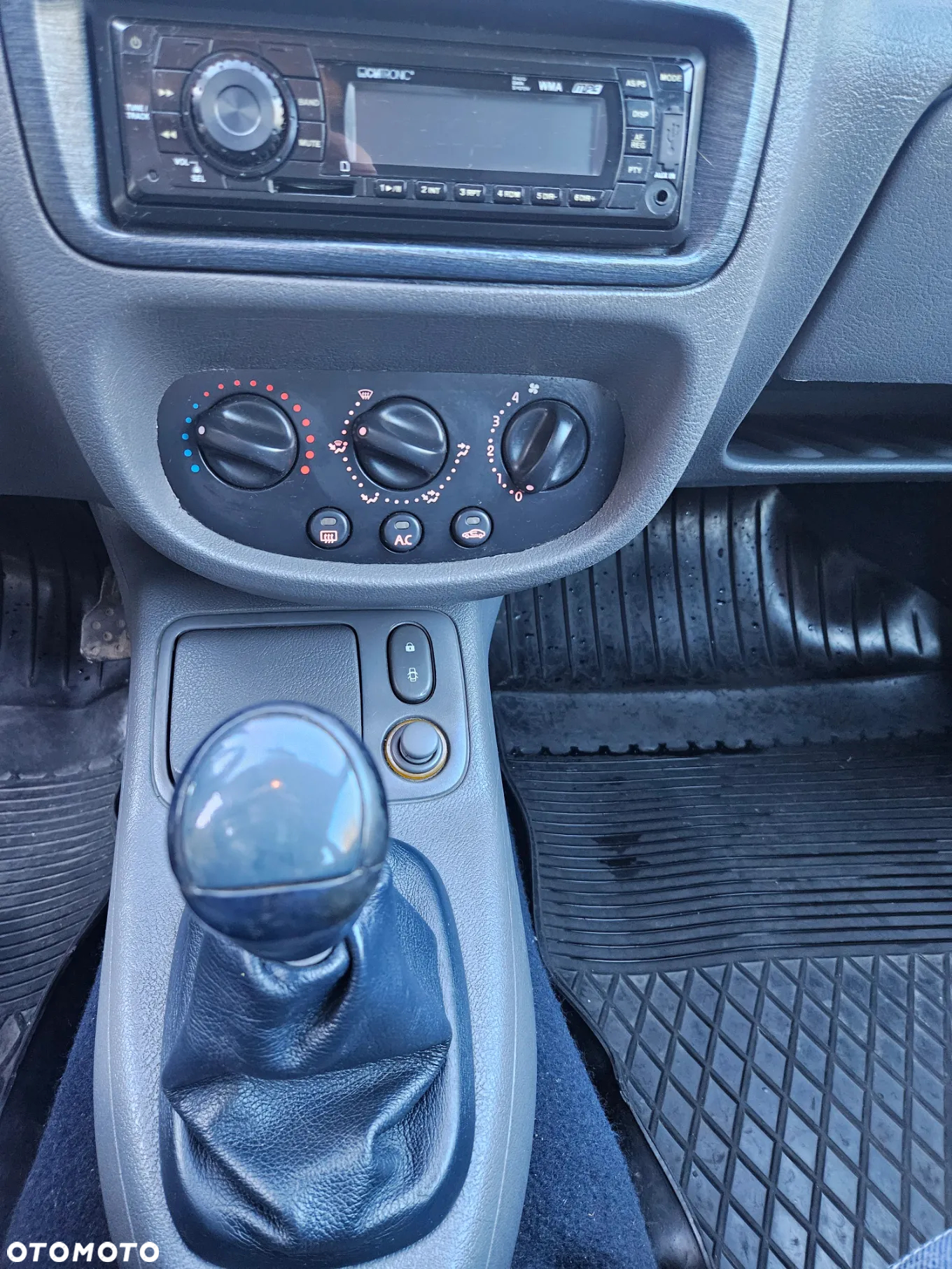 Renault Clio 1.6i RT - 4