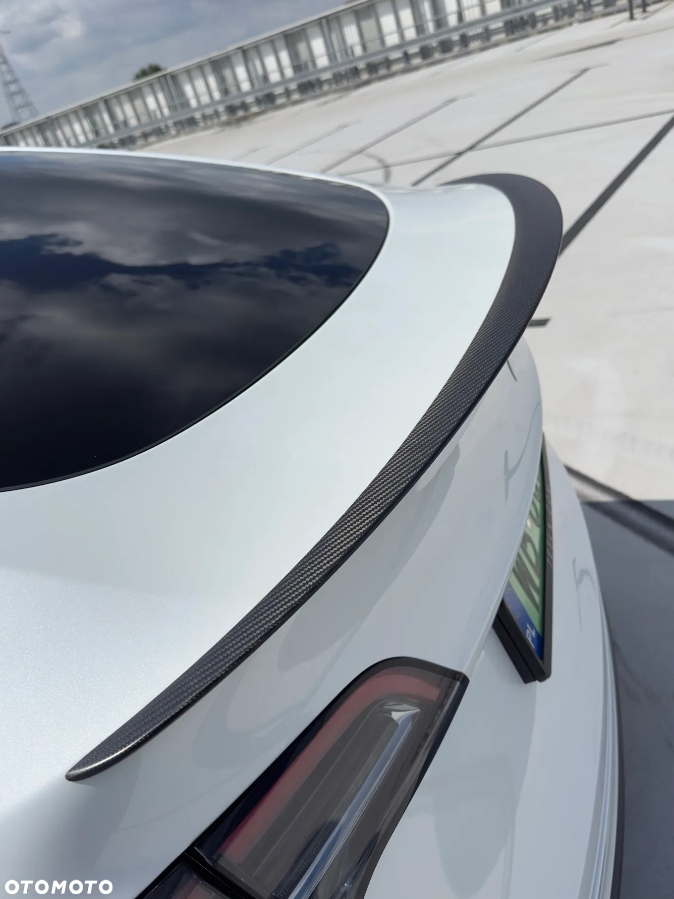 Tesla Y Performance AWD - 23