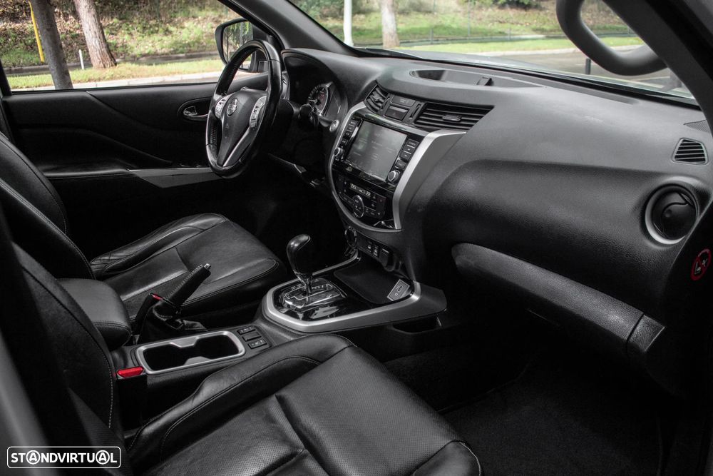 Nissan Navara 2.3 dCi CD 4WD Tekna Auto - 29