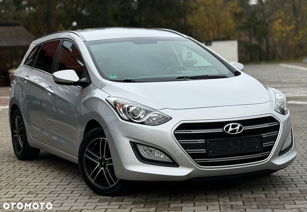 Hyundai i30 Kombi 1.6 GDi DCT Passion - 4