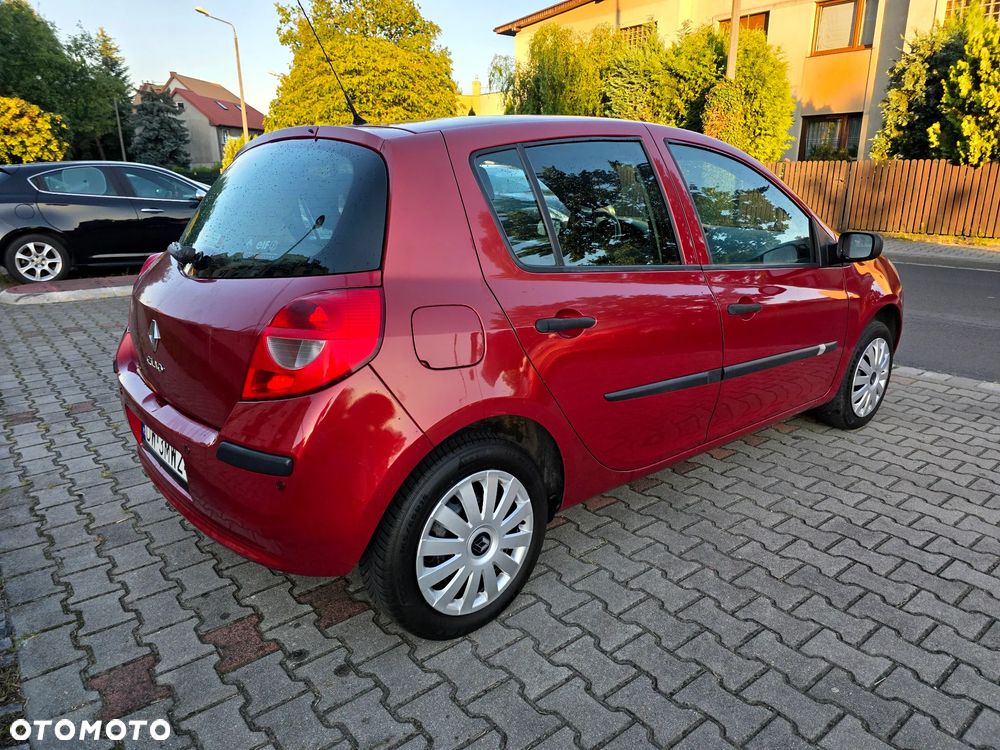 Renault Clio - 12
