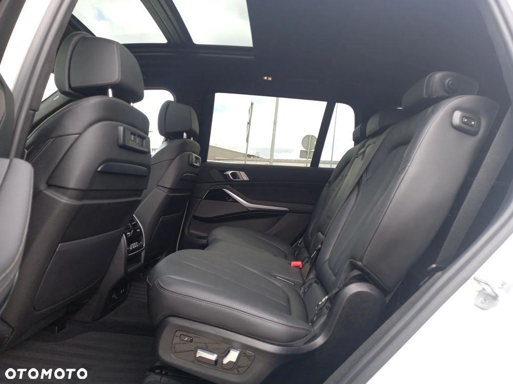 BMW X7 - 11