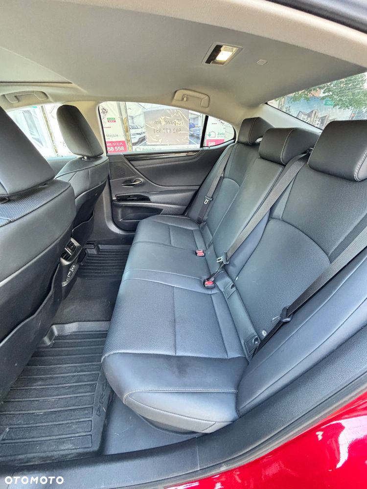 Lexus ES 300h Business Edition + - 14
