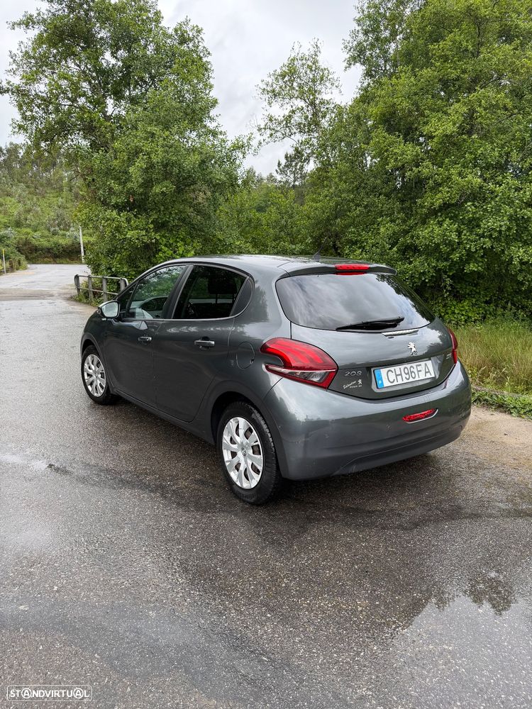 Peugeot 208 1.2 VTi SE Style - 4