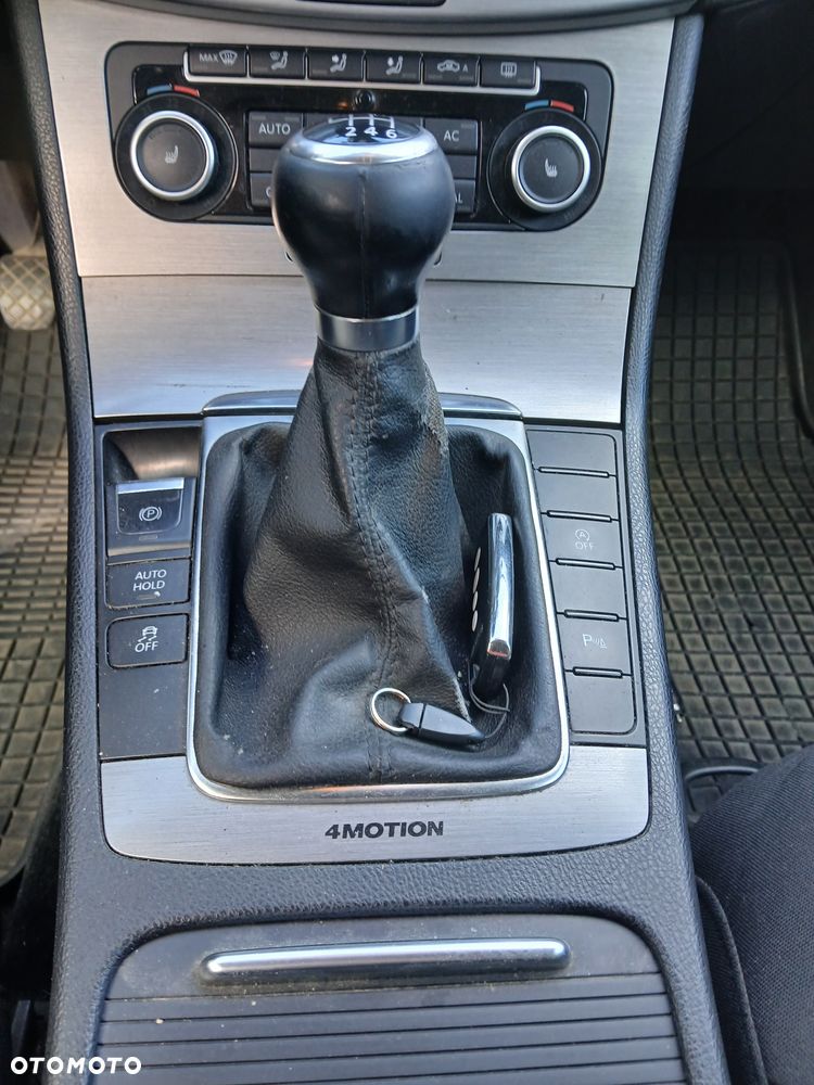 Volkswagen Passat 2.0 TDI 4Mot Comfortline - 9