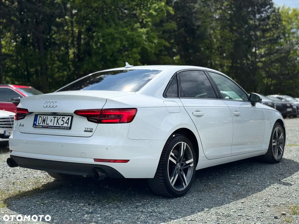 Audi A4 Limousine - 19