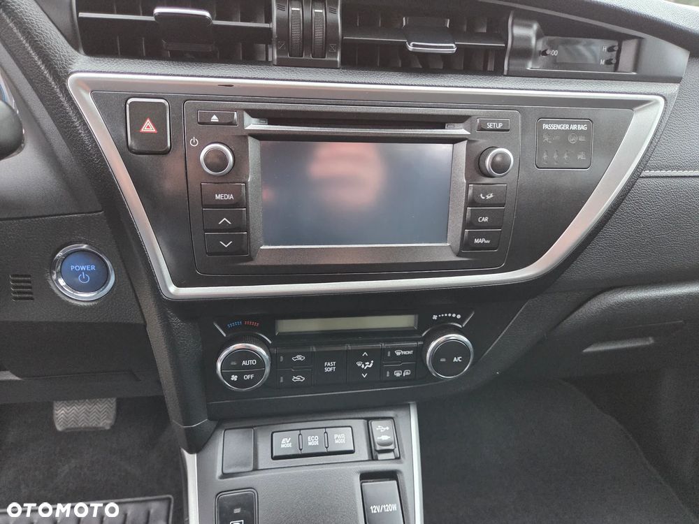 Toyota Auris 1.8 HSD Luna - 16