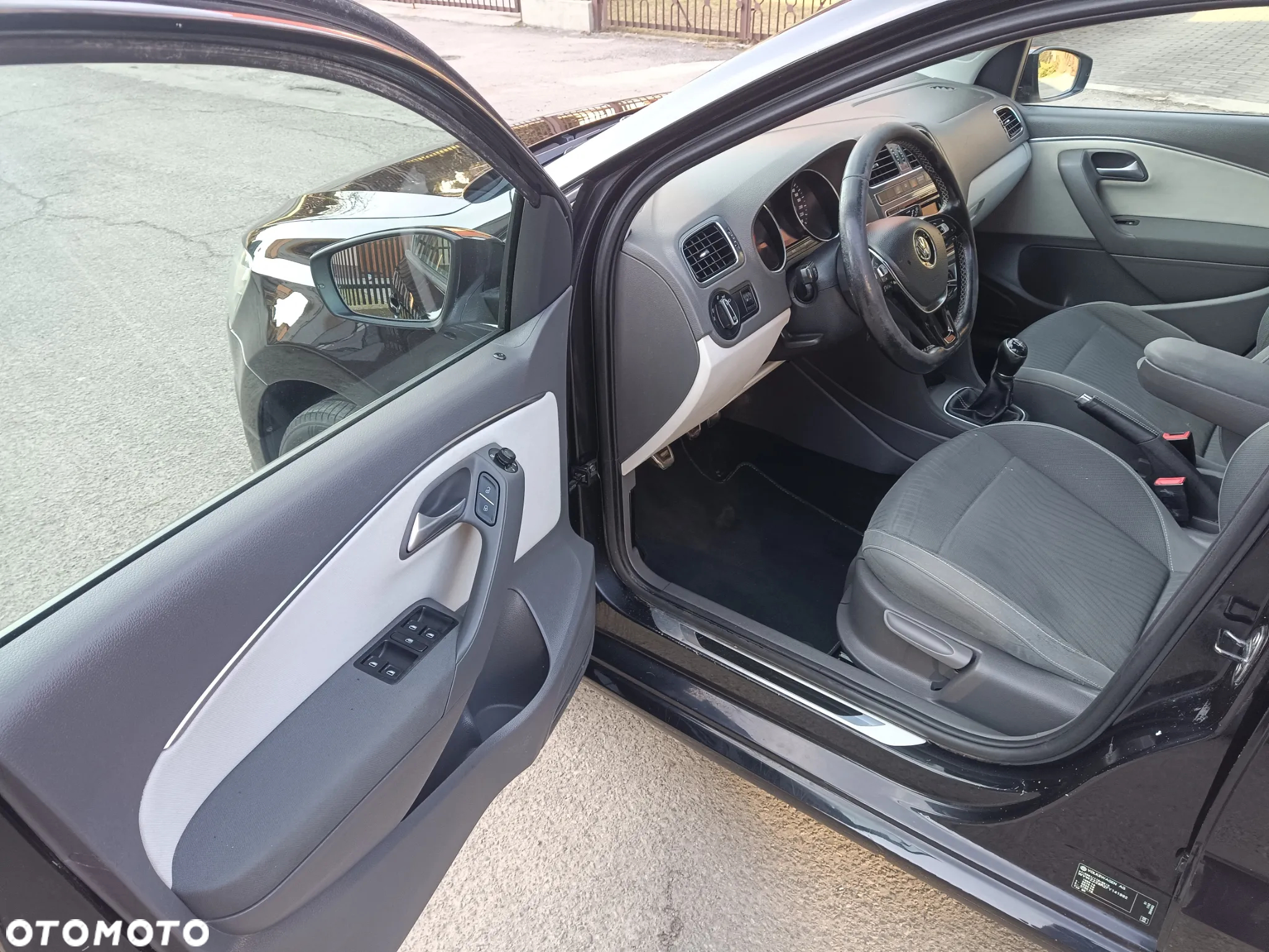 Volkswagen Polo 1.4 TDI (Blue Motion Technology) SOUND - 9