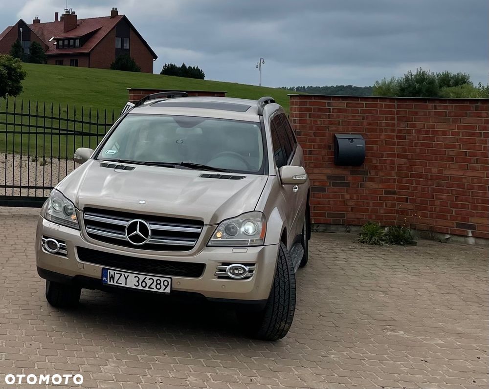 Mercedes-Benz GL 450 - 1