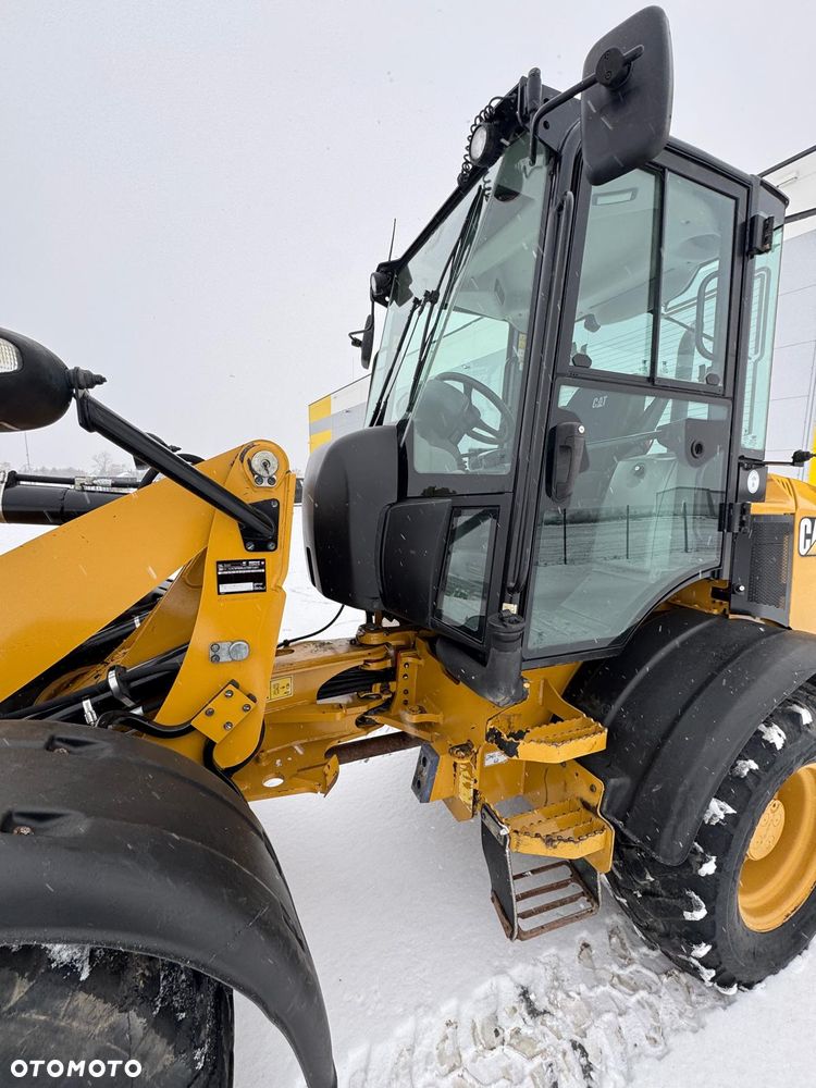 Caterpillar 908M - 5