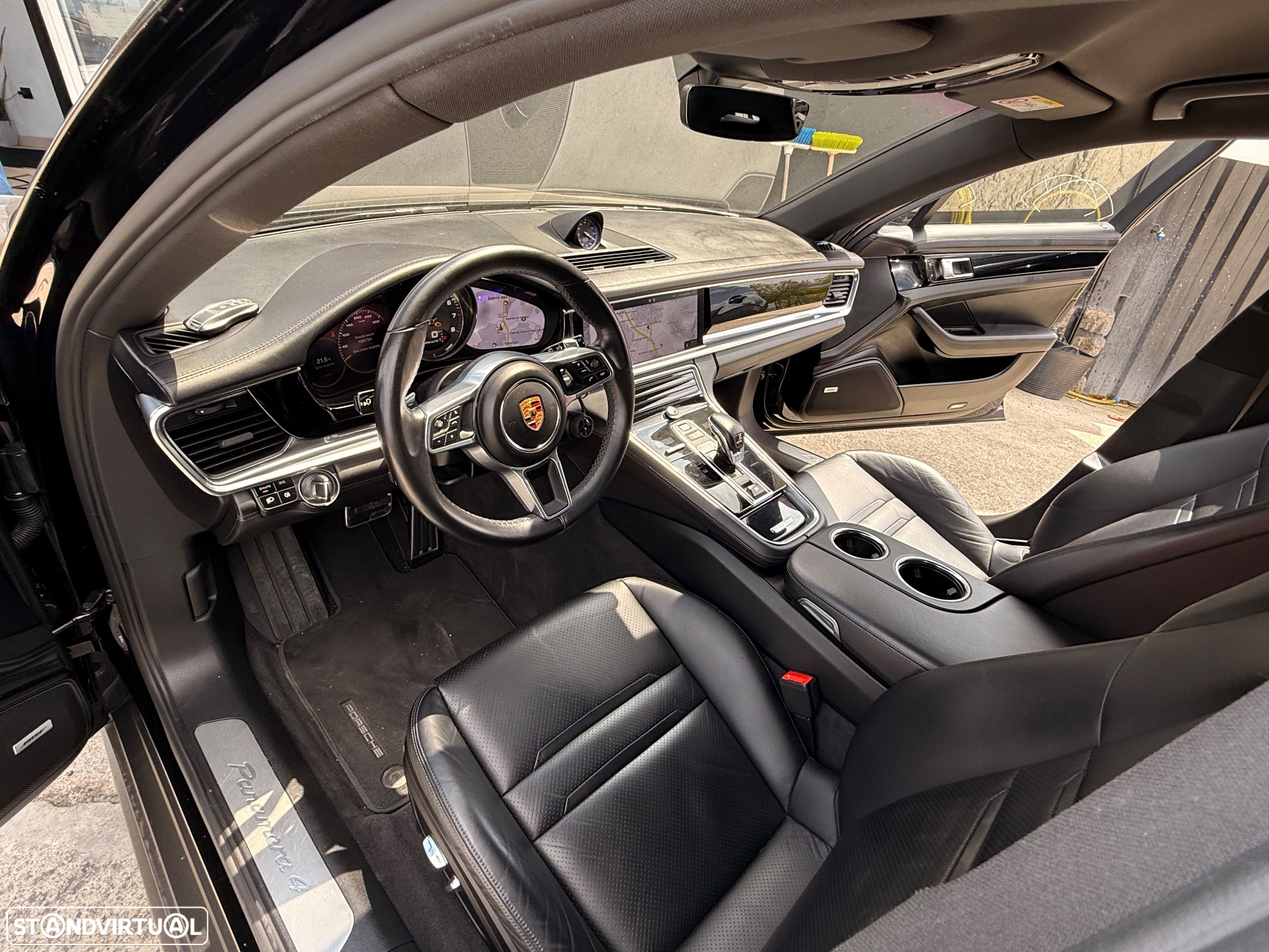 Porsche Panamera Sport Turismo 4 E-Hybrid 10 Years Edition - 45