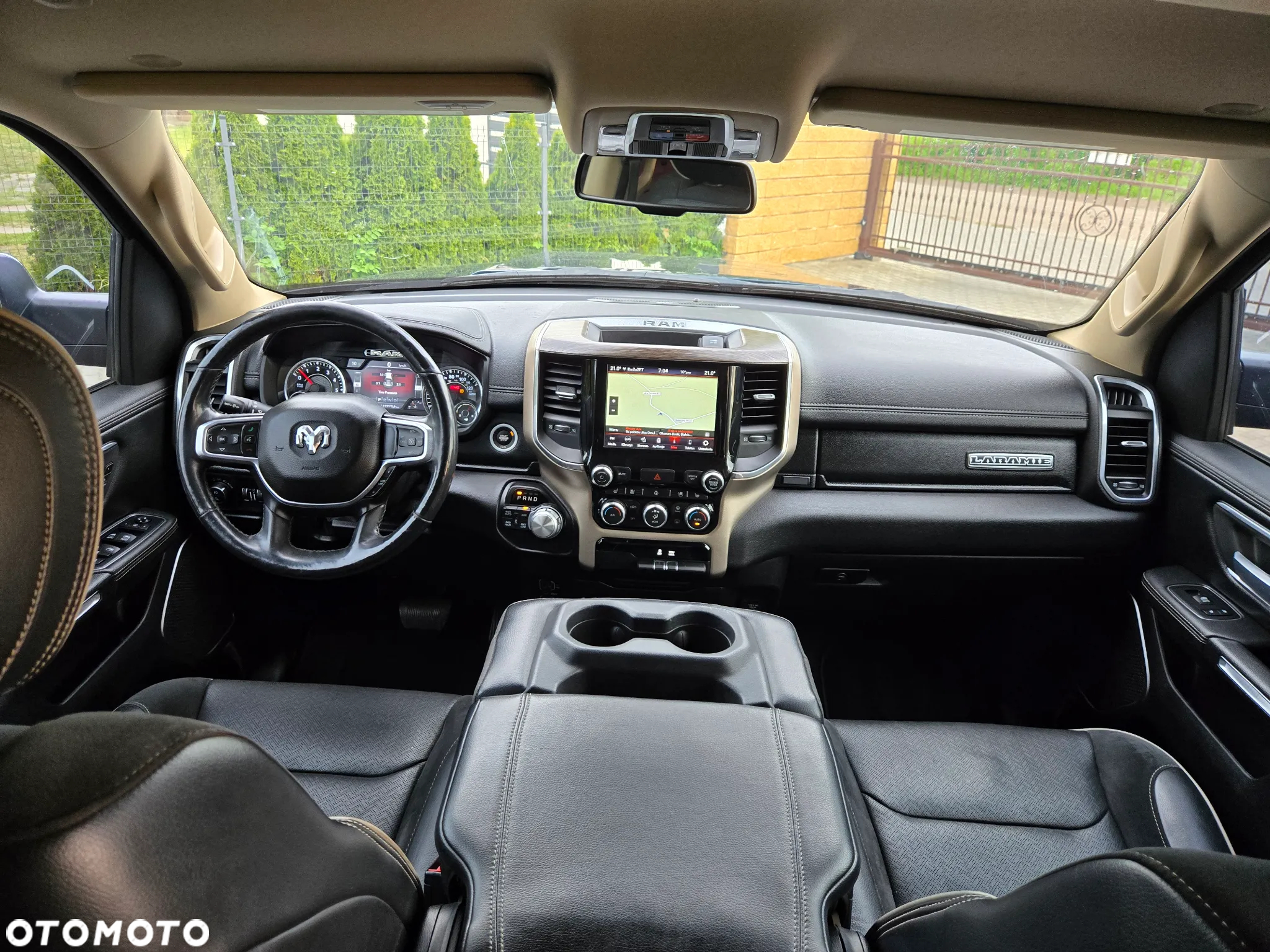 RAM 1500 Crew Cab MB Laramie - 25