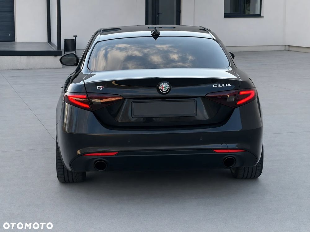 Alfa Romeo Giulia 2.0 Turbo 16V AT8 Executive - 7