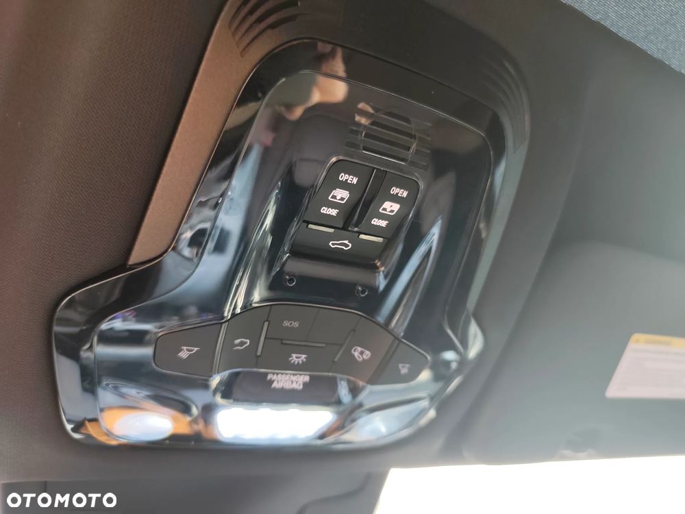 Alfa Romeo Stelvio - 32