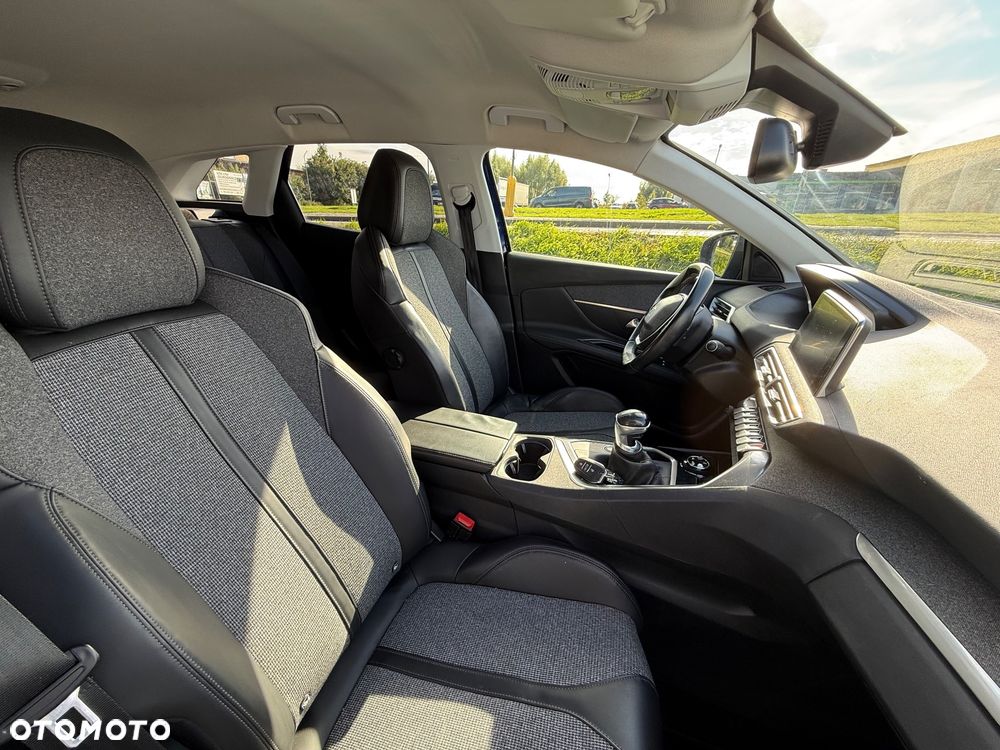 Peugeot 3008 HDi 115 Access - 17