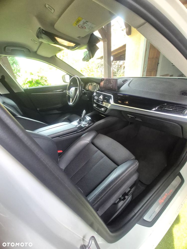 BMW Seria 5 530i xDrive Sport Line sport - 17