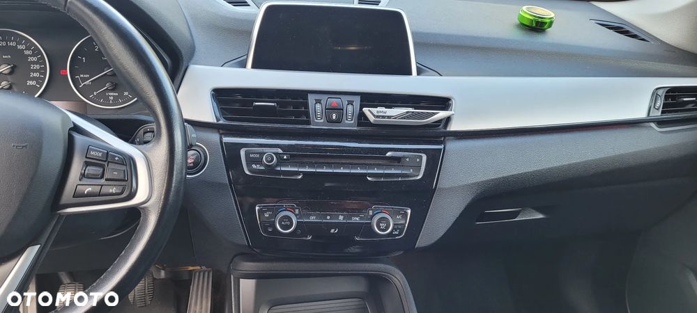 BMW X1 sDrive18d xLine - 20
