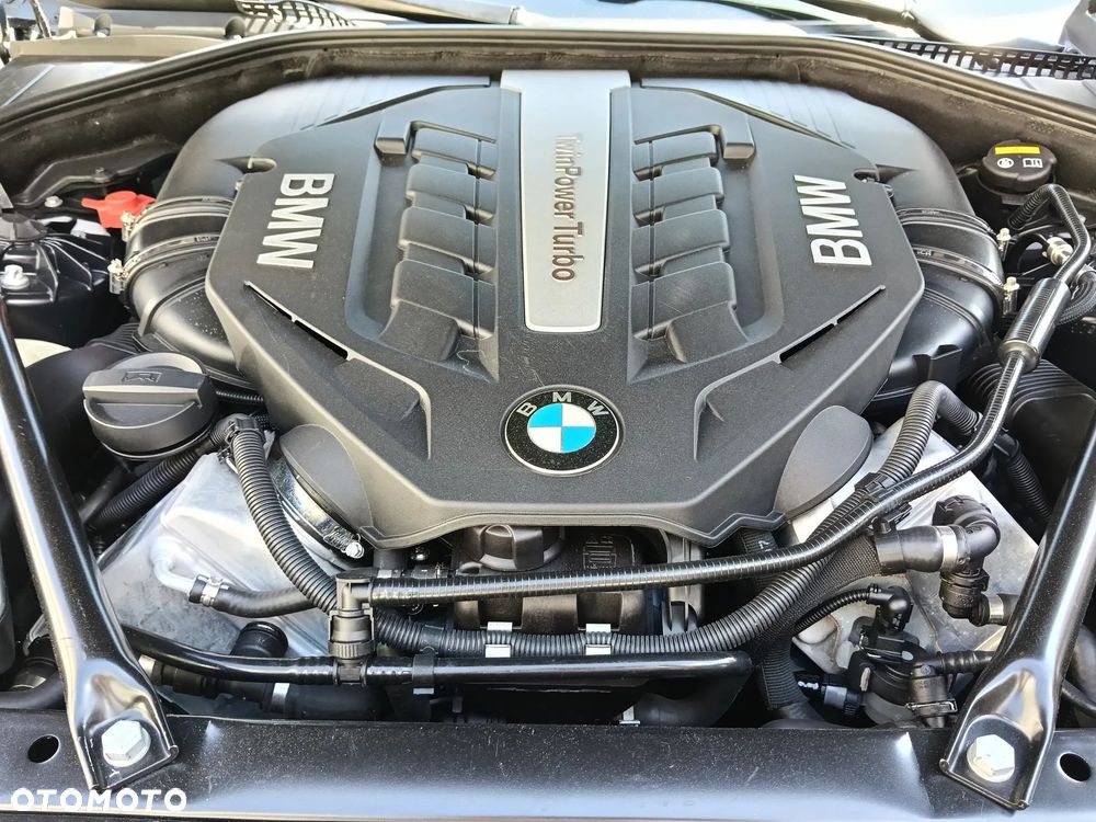 BMW Seria 7 - 36