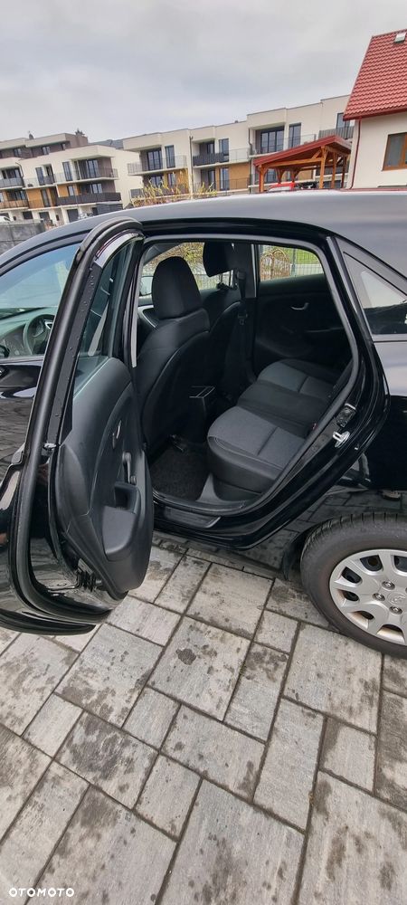 Hyundai i30 1.4 Classic + - 17