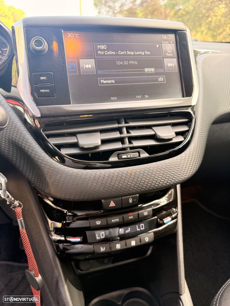 Peugeot 208 1.2 PureTech Allure - 12