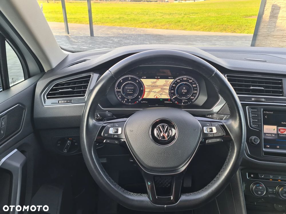 Volkswagen Tiguan - 11