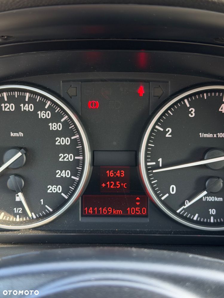 BMW Seria 3 320i - 25