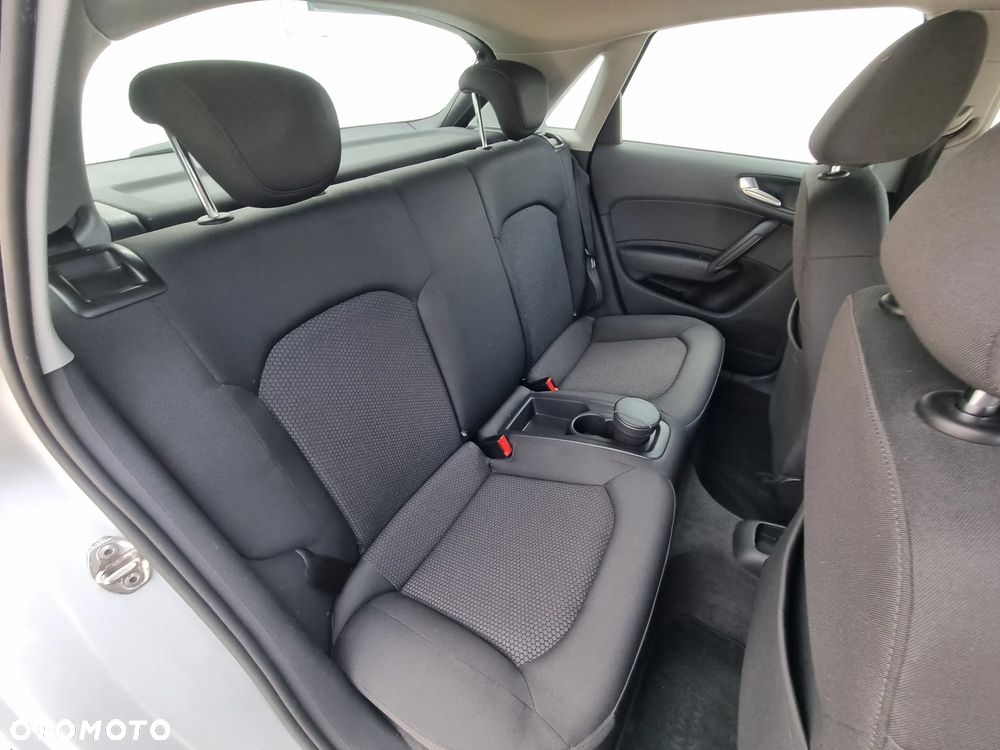 Audi A1 Sportback 1.6 TDI Attraction - 10