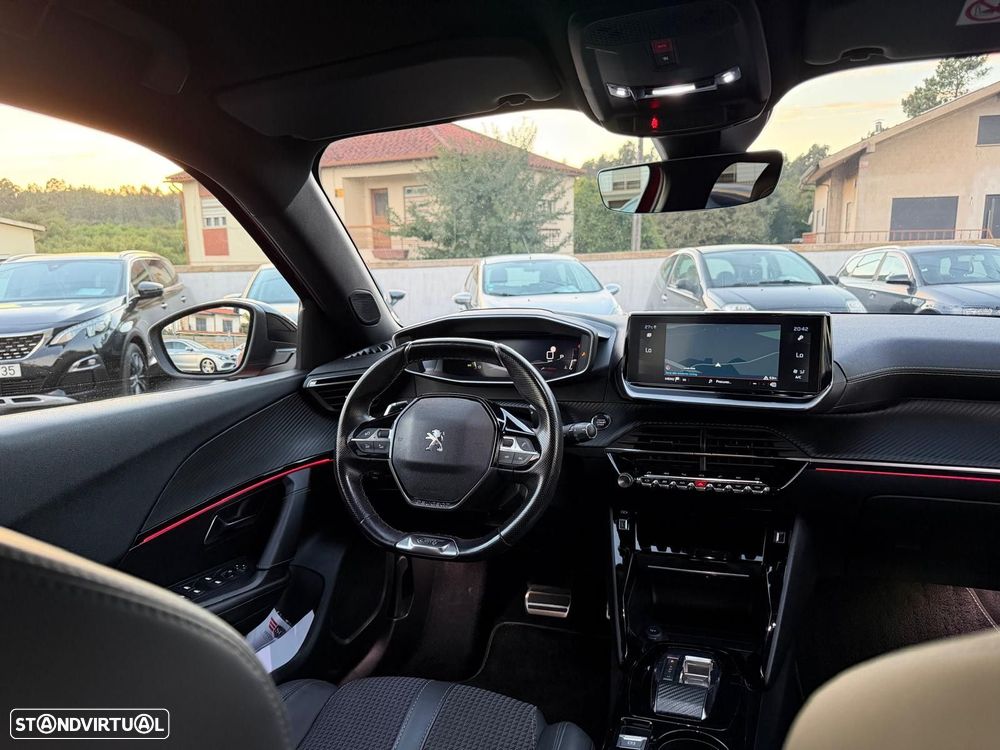 Peugeot 2008 1.2 PureTech GT EAT8 - 15