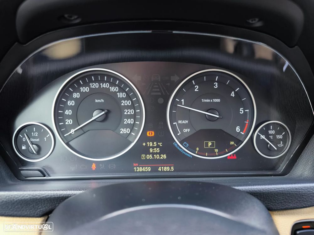 BMW 320 d Auto Line Luxury - 9