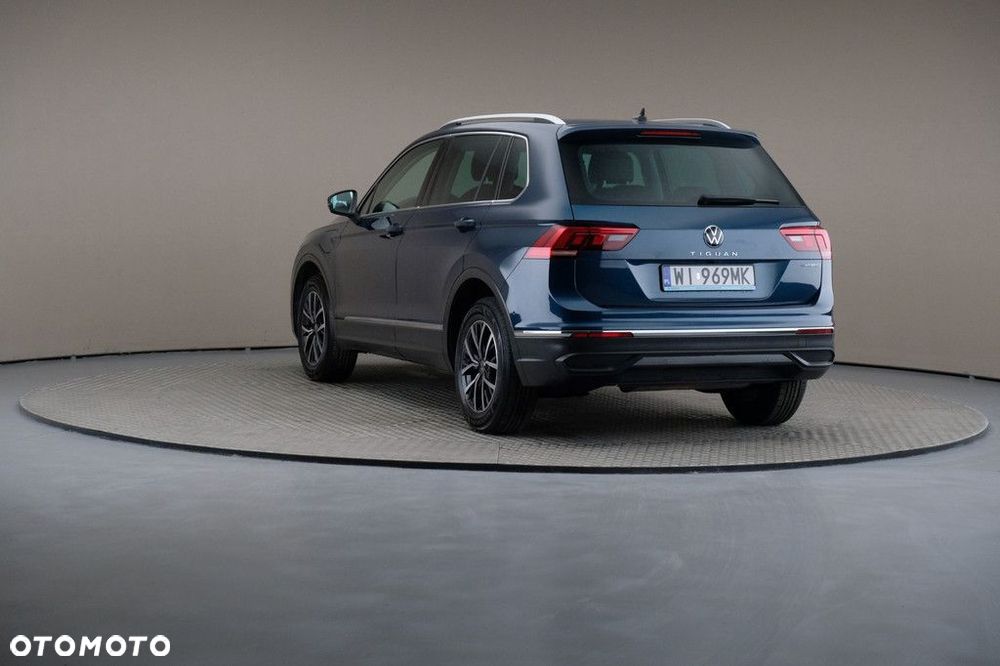 Volkswagen Tiguan - 2