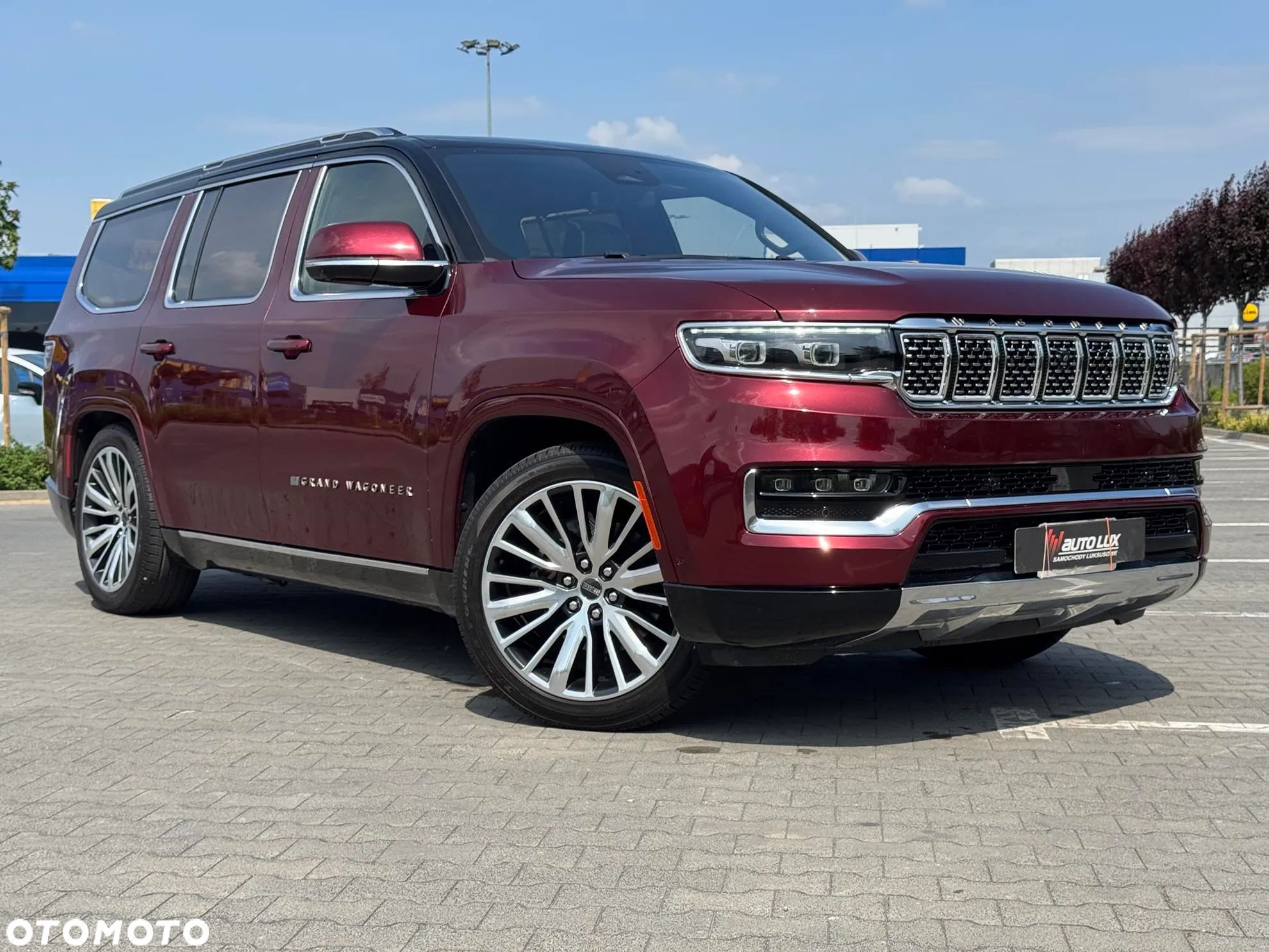 Jeep Grand Wagoneer - 1