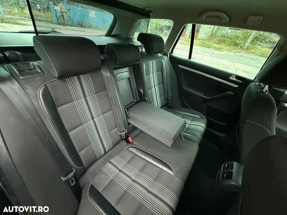 Volkswagen Golf 1.6 TDI DPF BlueMotion Technology MATCH - 32