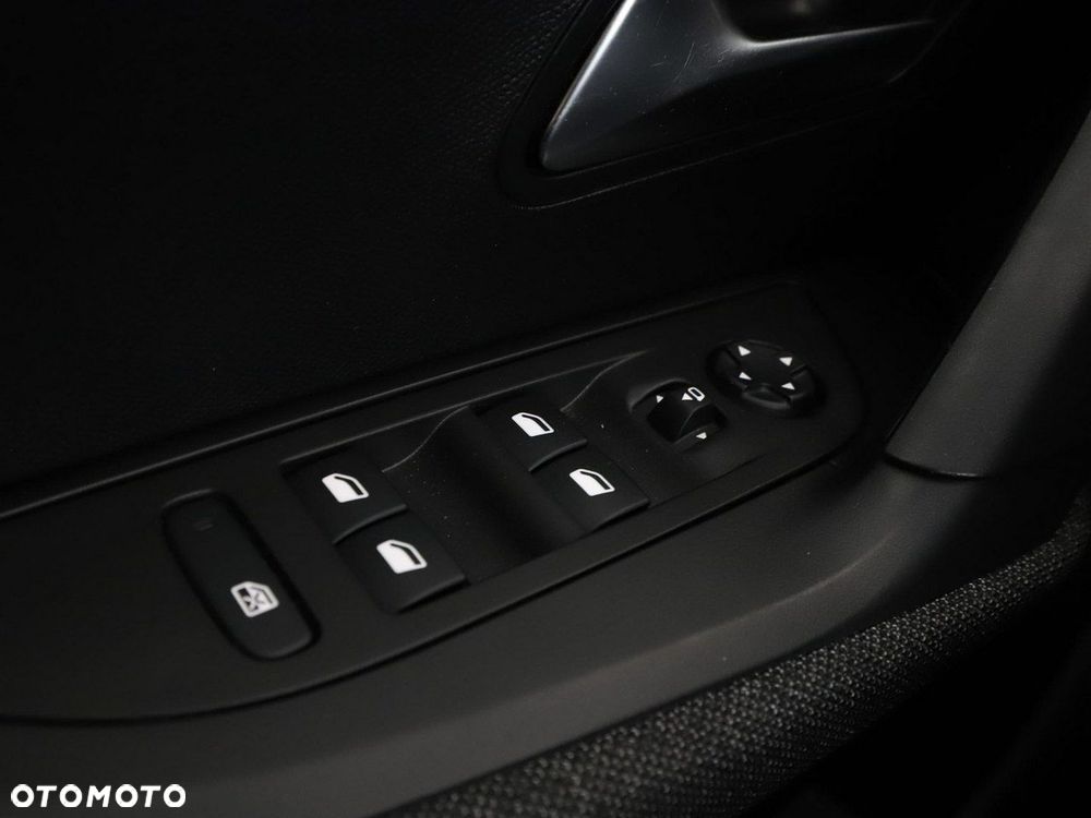 Peugeot 2008 Benzin 100 Allure - 37