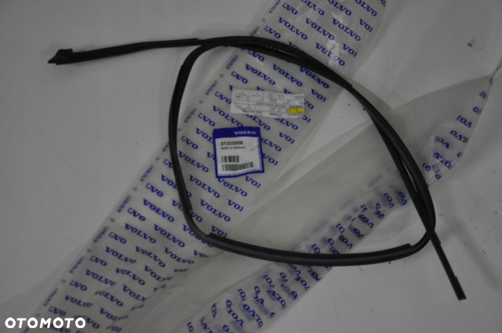 VOLVO S60 V60 lewa uszczelka progowa 31333009 OE - 2