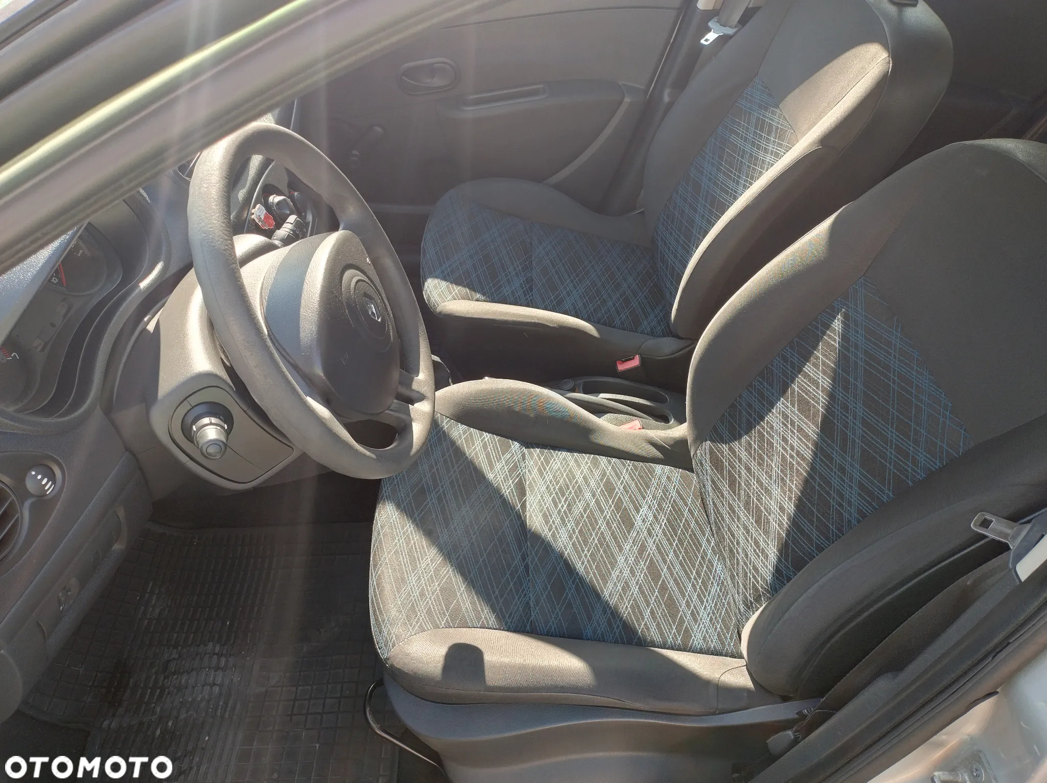 Renault Clio 1.2 16V Authentique - 10